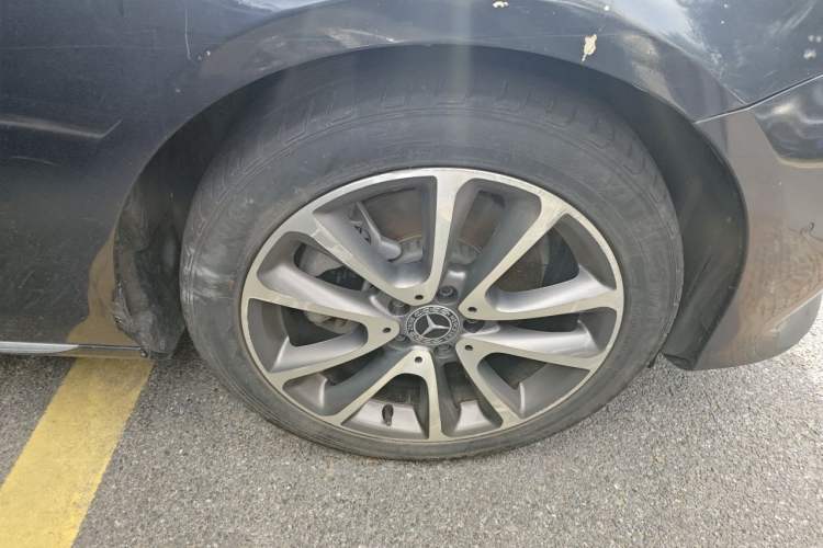 Used Mercedes-Benz E-Class 2018 Facelift E 200 L Right Front Wheel Hub