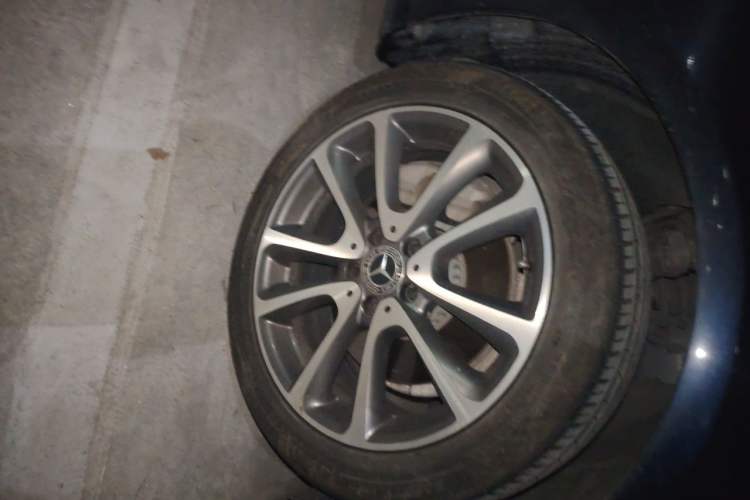 Used Mercedes-Benz E-Class 2018 Facelift E 200 L Right Front Wheel Hub