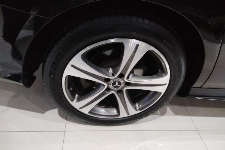 Used Mercedes-Benz E-Class 2018 Facelift E 200 L Sport Edition Right Rear Wheel Hub