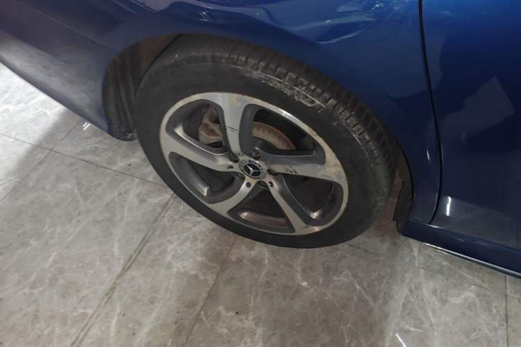 Used Mercedes-Benz E-Class 2018 Restyled E 300 L Sport Luxury Edition Right Rear Wheel Hub