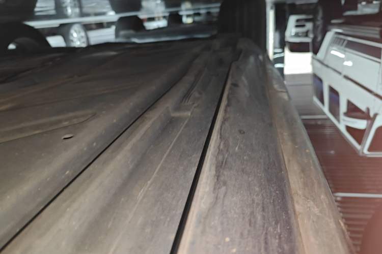 Used Mercedes-Benz E-Class 2018 Restyled E 300 L Sport Luxury Edition Right Side Sill