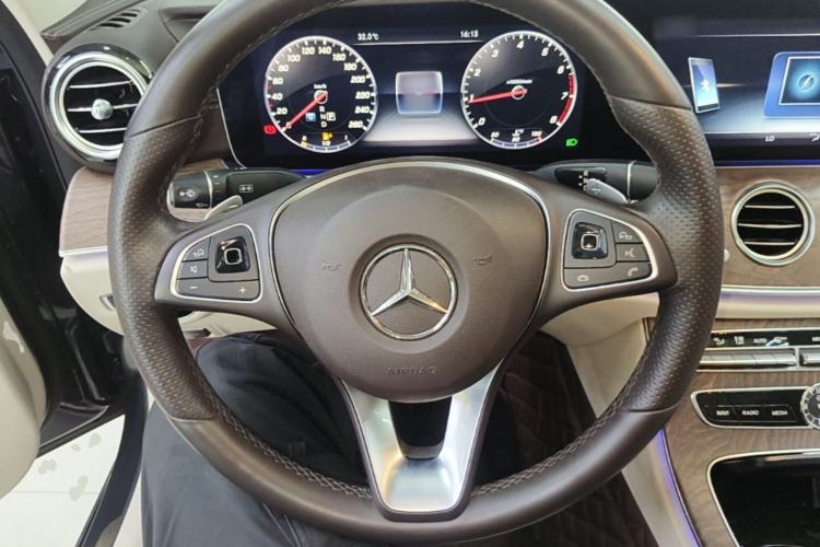 Used Mercedes-Benz E-Class 2018 Facelifted E 300 L Stylish Version Steering Wheel