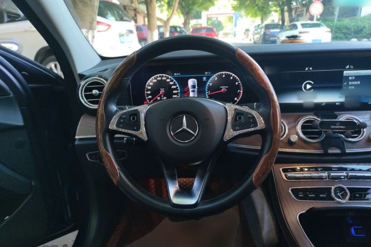 Used Mercedes-Benz E-Class 2018 Facelift E 300 L Luxury Edition Steering Wheel