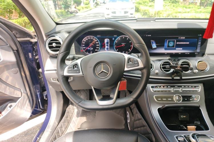 Used Mercedes-Benz E-Class 2018 E 300 L Sporty and Stylish Model Steering Wheel