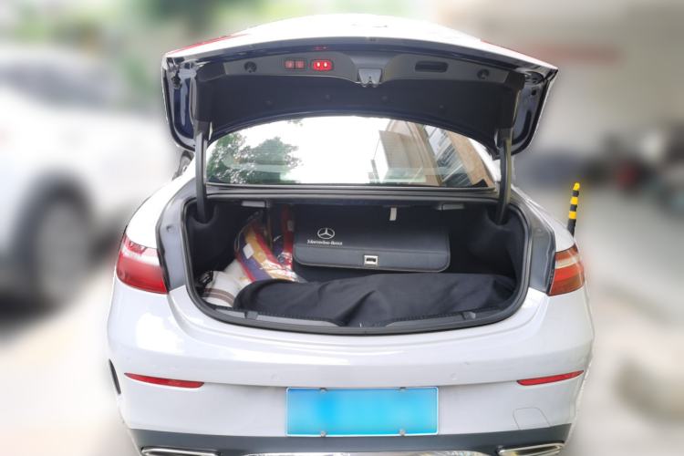 Used Mercedes-Benz E-Class 2018 E 200 Coupe Trunk