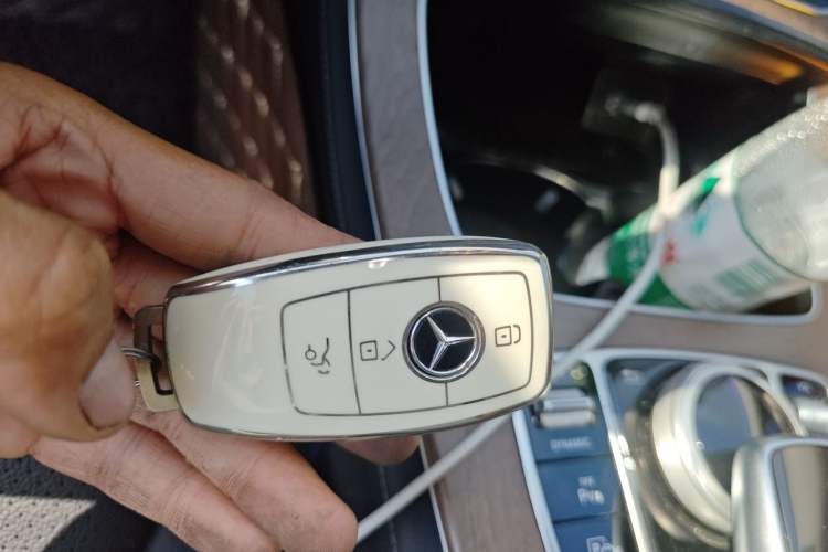 Used Mercedes-Benz E-Class 2018 Facelift E 200 L Vehicle Key