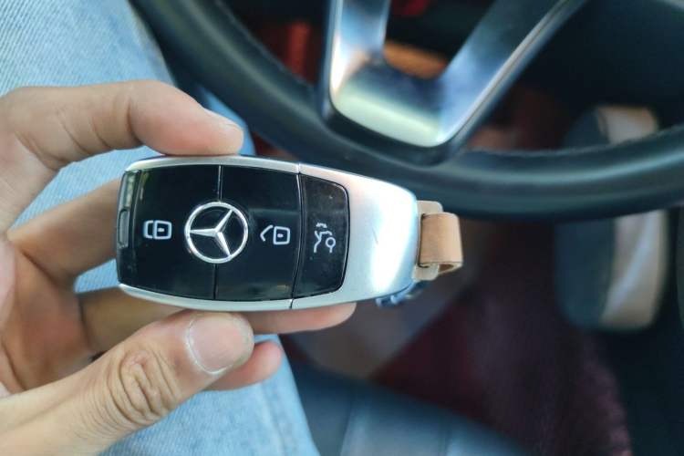 Used Mercedes-Benz E-Class 2018 Facelift E 300 L Luxury Edition Vehicle Key