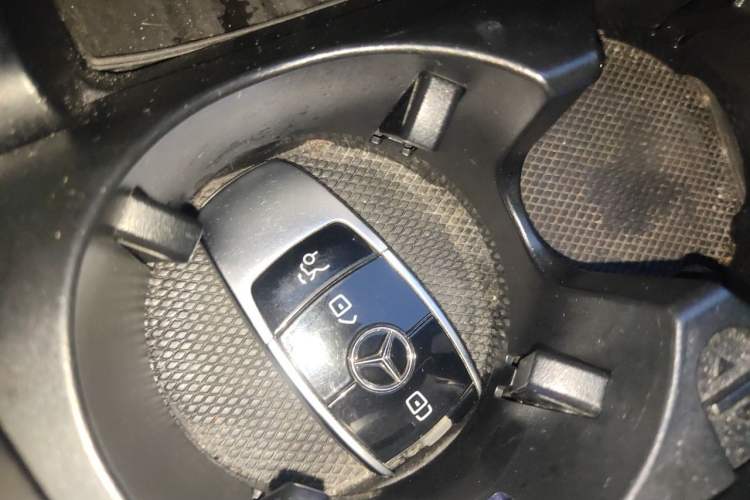 Used Mercedes-Benz E-Class 2018 Facelift E 200 L Sport Edition Vehicle Key