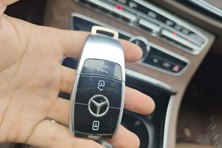 Used Mercedes-Benz E-Class 2018 Facelift E 200 L Vehicle Key