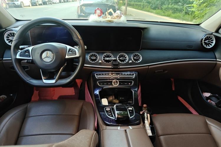 Used Mercedes-Benz E-Class 2018 Restyled E 300 L Sporty and Stylish Edition Center Console