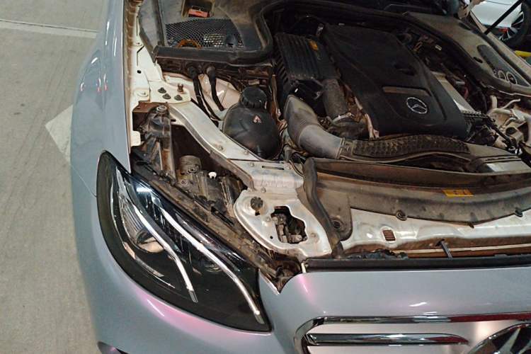 Used Mercedes-Benz E-Class 2018 Restyled E 300 L Sporty and Stylish Edition Engine Bay Right