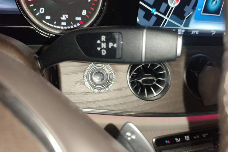 Used Mercedes-Benz E-Class 2018 E 200 Coupe Gear Lever