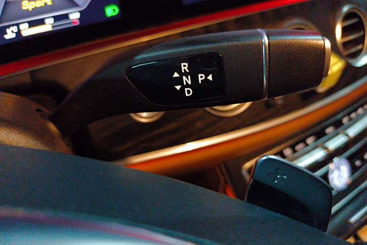 Used Mercedes-Benz E-Class 2018 Restyled E 300 L Sporty and Stylish Edition Gear Lever