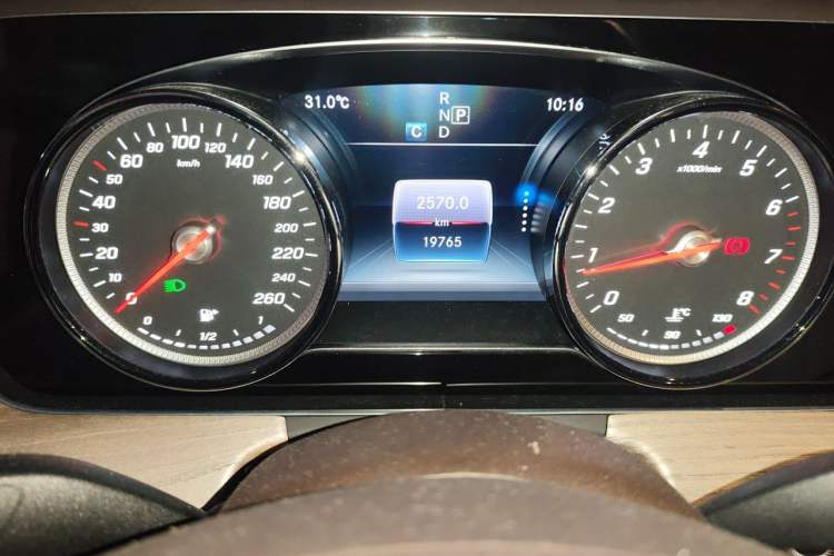 Used Mercedes-Benz E-Class 2018 E 200 Coupe Odometer Close Up