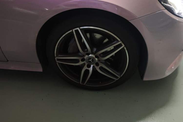 Used Mercedes-Benz E-Class 2018 E 200 Coupe Right Front Wheel Hub