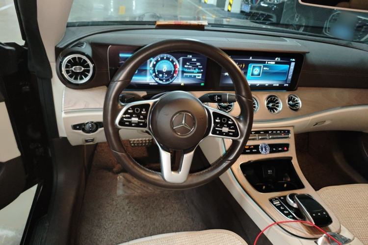 Used Mercedes-Benz E-Class 2018 E 200 Convertible Coupe Steering Wheel