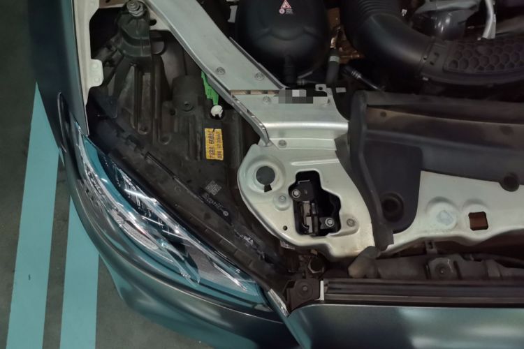 Used Mercedes-Benz E-Class 2018 E 300 L Sport Luxury Edition Engine Bay Right