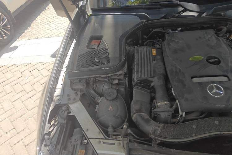 Used Mercedes-Benz E-Class 2018 Restyled E 300 L Sporty and Stylish Edition Engine Bay Right