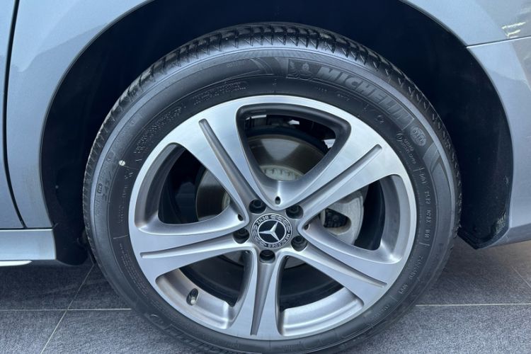 Used Mercedes-Benz E-Class 2018 Facelift E 200 L Sport Edition Exterior 4