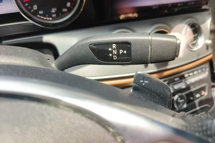 Used Mercedes-Benz E-Class 2018 E 200 Sport Edition Gear Lever