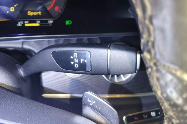 Used Mercedes-Benz E-Class 2018 E 200 Coupe Gear Lever