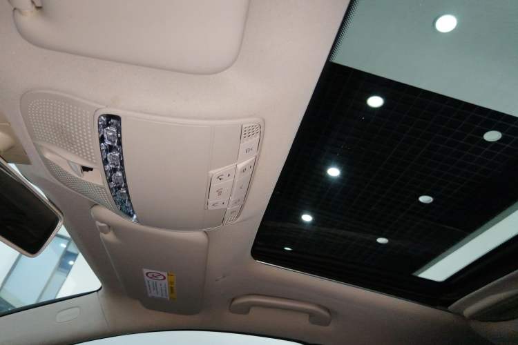 Used Mercedes-Benz E-Class 2018 E 200 L Sport Edition Headliner