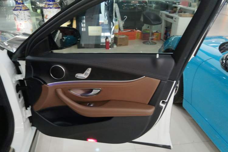 Used Mercedes-Benz E-Class 2018 E 200 L Sport Edition Interior 1