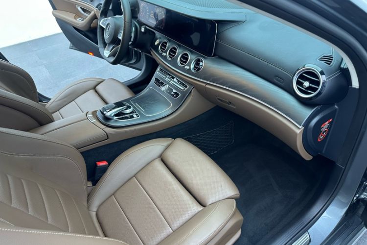 Used Mercedes-Benz E-Class 2018 Facelift E 200 L Sport Edition Interior 1