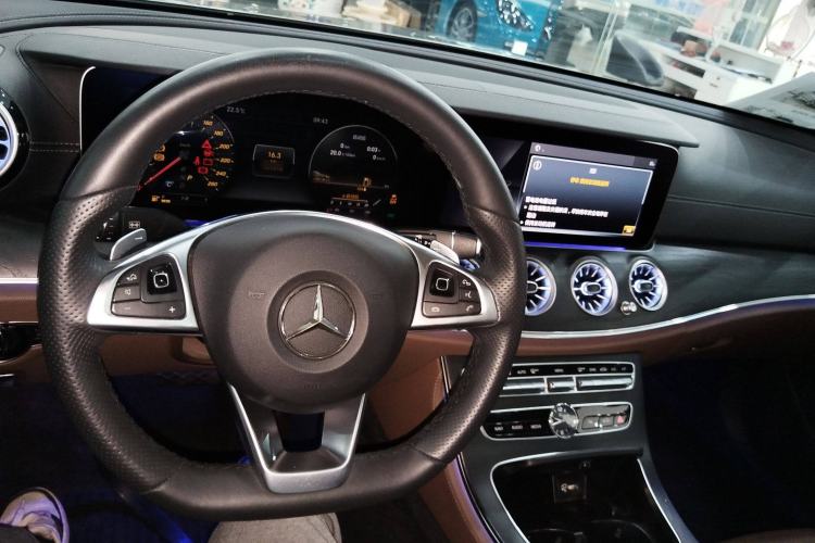 Used Mercedes-Benz E-Class 2018 E 200 L Sport Edition Interior 3