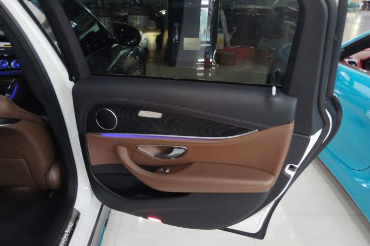 Used Mercedes-Benz E-Class 2018 E 200 L Sport Edition Interior 4