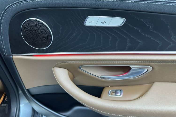 Used Mercedes-Benz E-Class 2018 Facelift E 200 L Sport Edition Interior 6