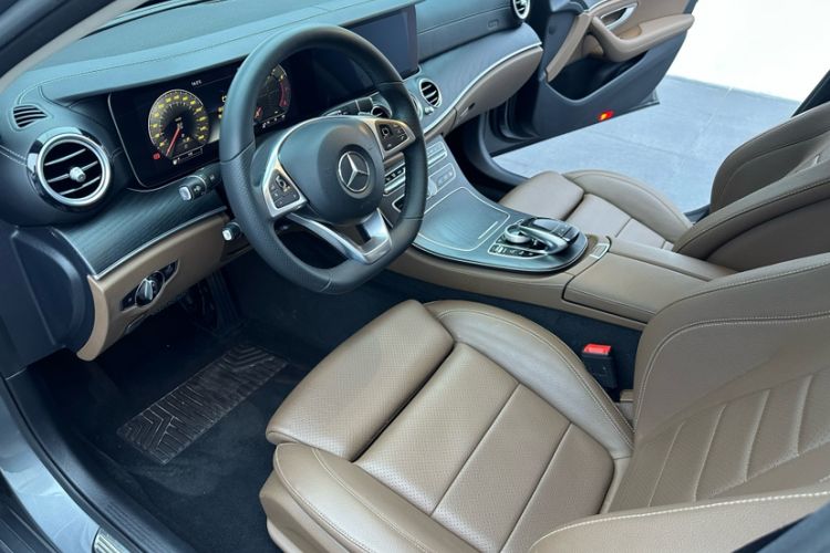 Used Mercedes-Benz E-Class 2018 Facelift E 200 L Sport Edition Interior 7