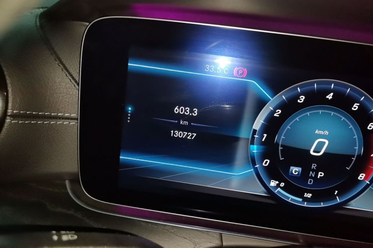Used Mercedes-Benz E-Class 2018 E 300 L Sport Luxury Edition Odometer Close Up