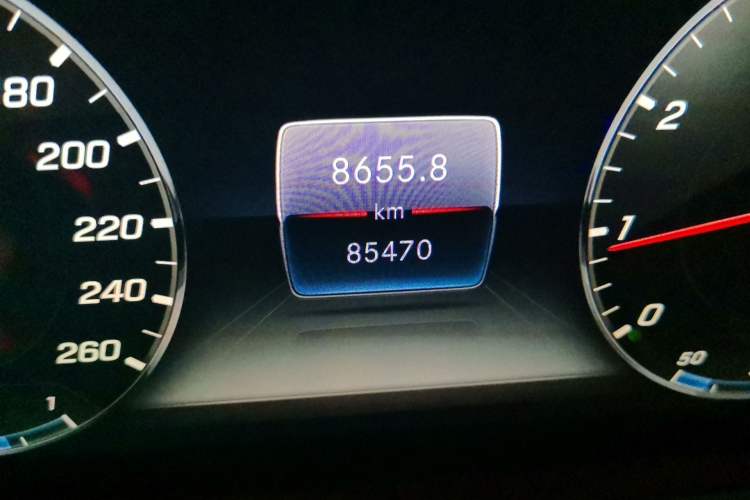 Used Mercedes-Benz E-Class 2018 Restyled E 300 L Sport Luxury Edition Odometer Close Up