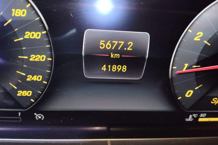 Used Mercedes-Benz E-Class 2018 E 200 Coupe Odometer Close Up