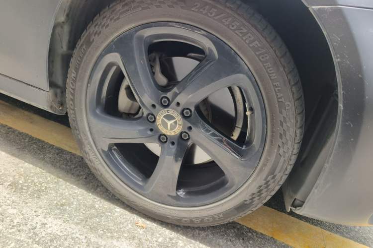 Used Mercedes-Benz E-Class 2018 E 200 Sport Edition Right Front Wheel Hub