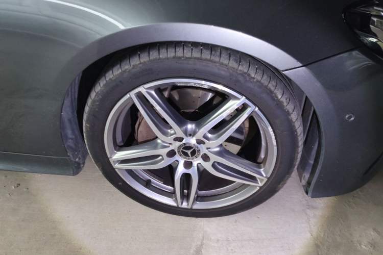Used Mercedes-Benz E-Class 2018 E 200 Coupe Right Front Wheel Hub