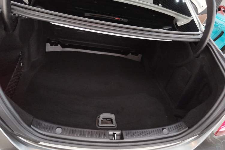 Used Mercedes-Benz E-Class 2018 E 200 L Sport Edition Trunk
