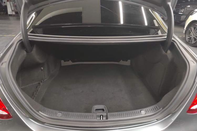 Used Mercedes-Benz E-Class 2018 Facelift E 200 L Sport Edition Trunk