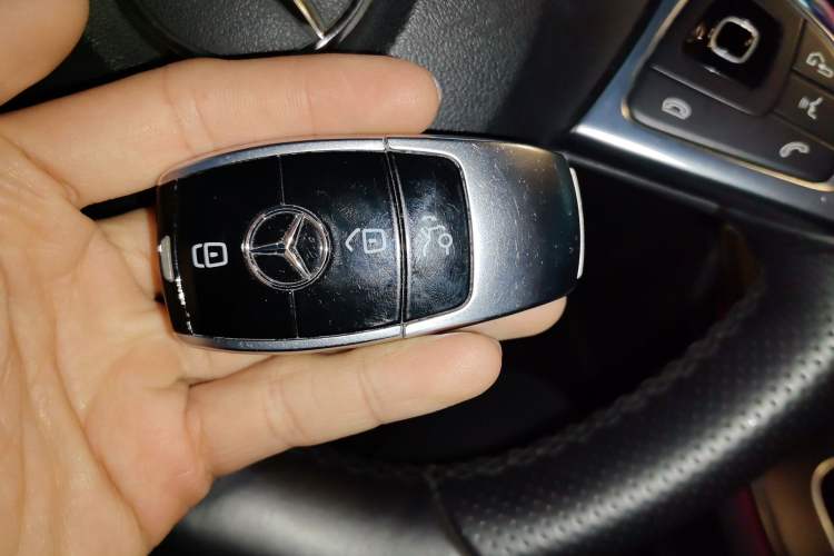 Used Mercedes-Benz E-Class 2018 E 300 L Sport Luxury Edition Vehicle Key