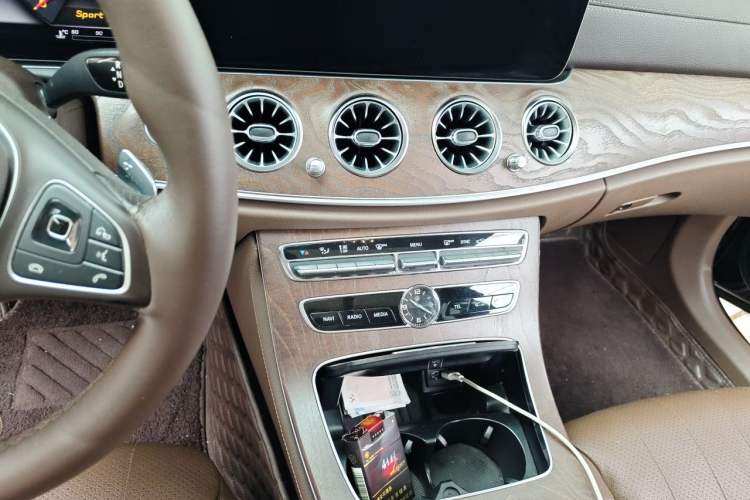 Used Mercedes-Benz E-Class 2018 E 300 L Luxury Model Audio And AC Panel