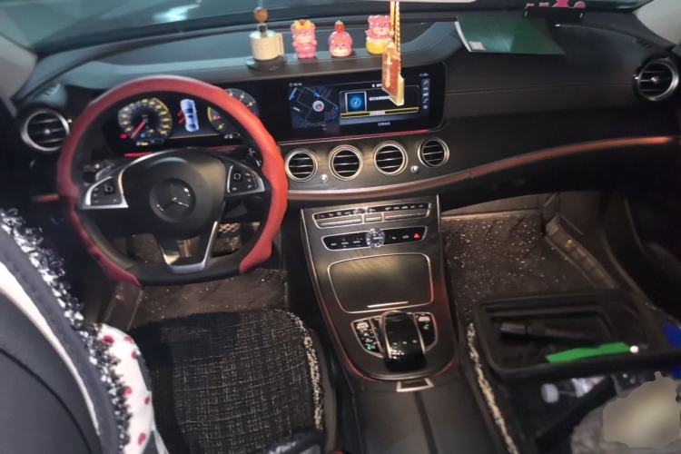 Used Mercedes-Benz E-Class 2018 Facelift E 200 L Sport Edition Center Console