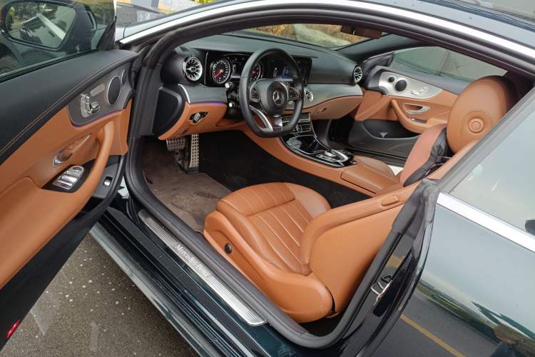 Used Mercedes-Benz E-Class 2018 E 200 4MATIC Coupe Driver Seat