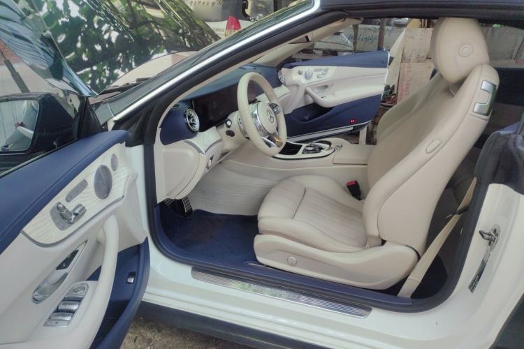 Used Mercedes-Benz E-Class 2018 E 200 4MATIC Convertible Coupe Driver Seat