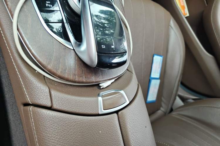 Used Mercedes-Benz E-Class 2018 E 300 L Luxury Model Gear Lever