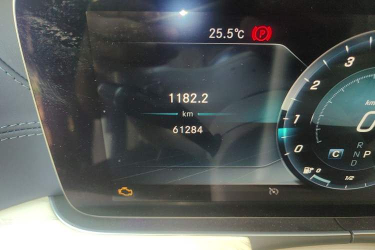 Used Mercedes-Benz E-Class 2018 E 200 4MATIC Convertible Coupe Odometer Close Up