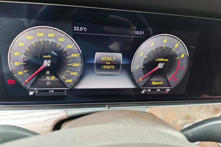 Used Mercedes-Benz E-Class 2018 E 300 L Luxury Model Odometer Close Up