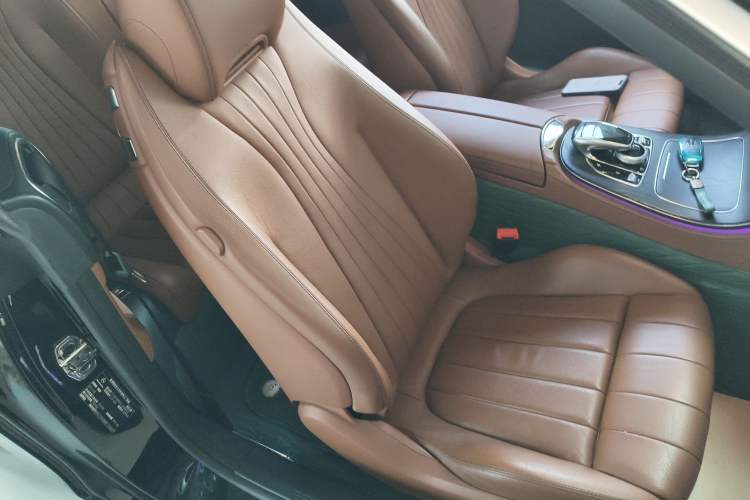 Used Mercedes-Benz E-Class 2018 E 200 4MATIC Convertible Coupe Right Front Seat