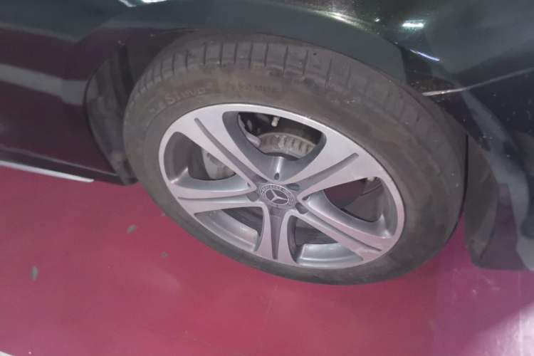 Used Mercedes-Benz E-Class 2018 Facelift E 200 L Sport Edition Right Front Wheel Hub