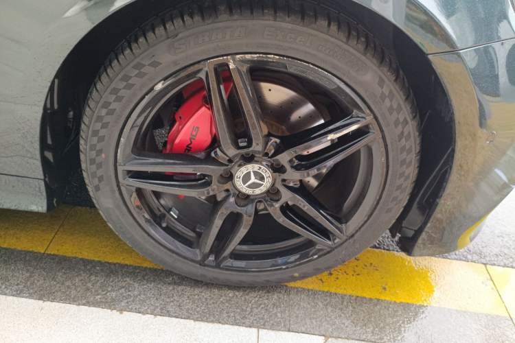 Used Mercedes-Benz E-Class 2018 E 200 4MATIC Coupe Right Front Wheel Hub